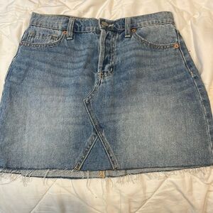 Women’s size 00 Aero Jean skirt